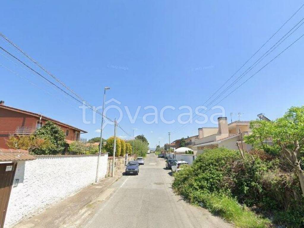 appartamento in vendita a Roma in zona Finocchio