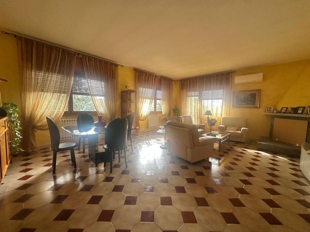 appartamento in vendita a Roma in zona Torre Maura