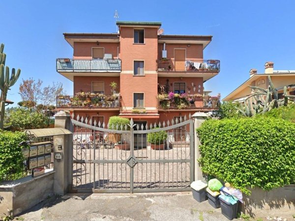 appartamento in vendita a Roma in zona Finocchio