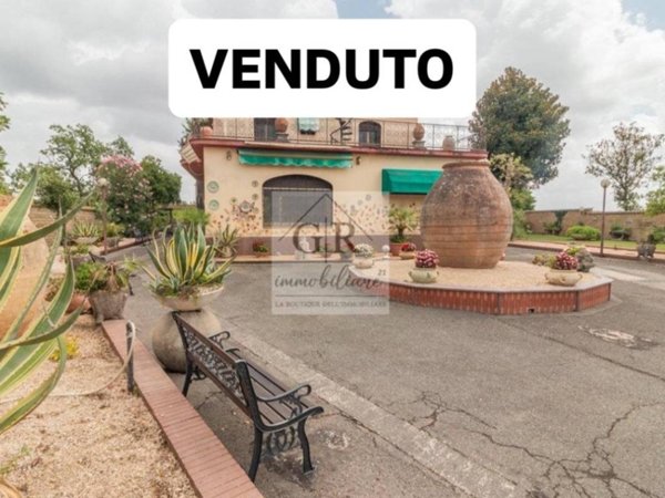 casa indipendente in vendita a Roma in zona Pantan Monastero