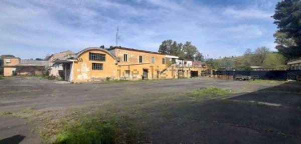 appartamento in vendita a Roma in zona Ostiense