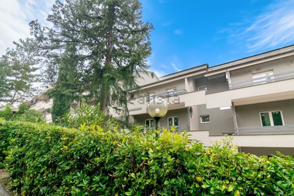 casa indipendente in vendita a Roma in zona Massimina/Casal Lumbroso