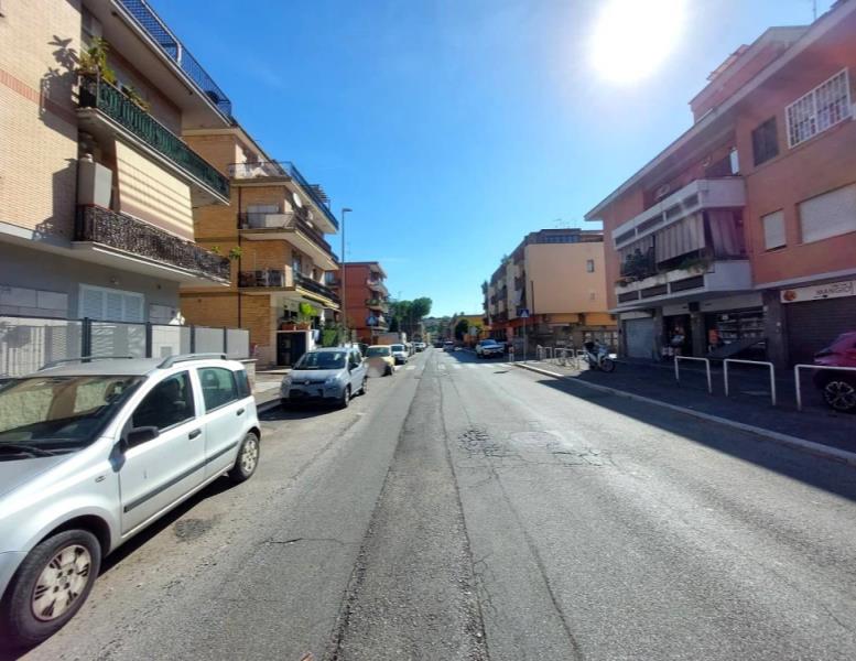 negozio in vendita a Roma in zona Portuense