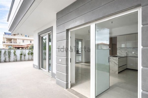 casa indipendente in vendita a Roma in zona Finocchio