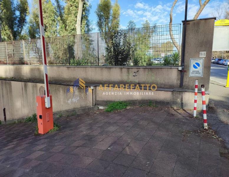negozio in vendita a Roma in zona Mostacciano