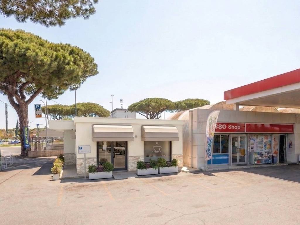 negozio in vendita a Roma in zona Ostiense