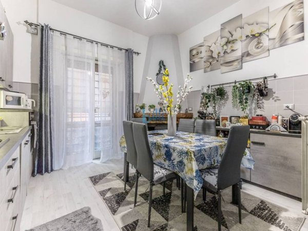 appartamento in vendita a Roma in zona Valle Muricana