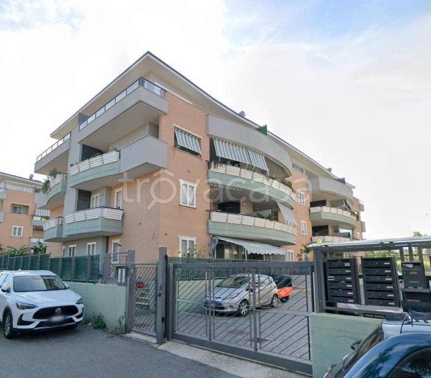 appartamento in vendita a Roma in zona Dragona/Bagnoletto