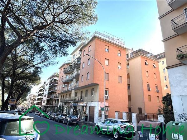 appartamento in vendita a Roma in zona Ardeatino