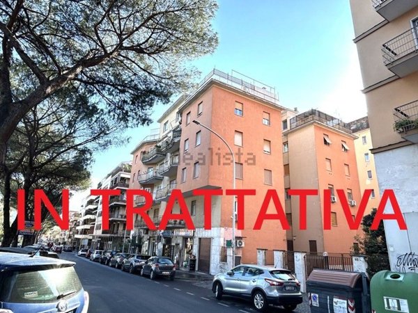 appartamento in vendita a Roma in zona Ardeatino