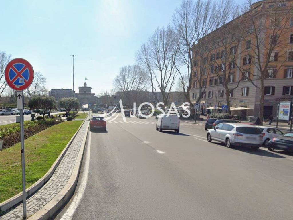 negozio in vendita a Roma in zona Della Vittoria