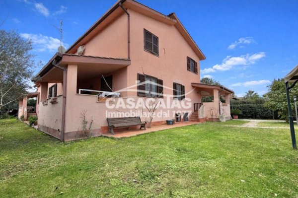 casa indipendente in vendita a Roma in zona Casal Palocco