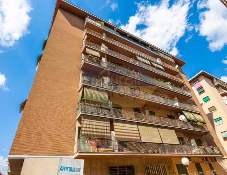 appartamento in vendita a Roma in zona Don Bosco