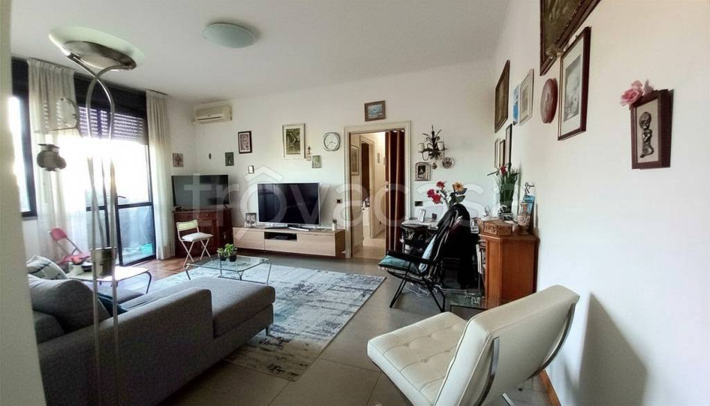 appartamento in vendita a Roma in zona Labaro