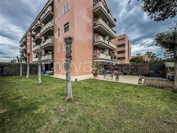 appartamento in vendita a Roma in zona Casal Palocco