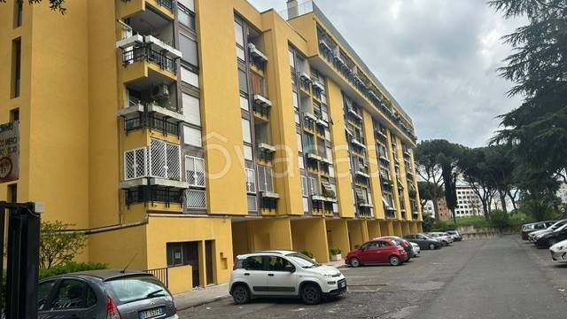 appartamento in vendita a Roma in zona Torre Angela