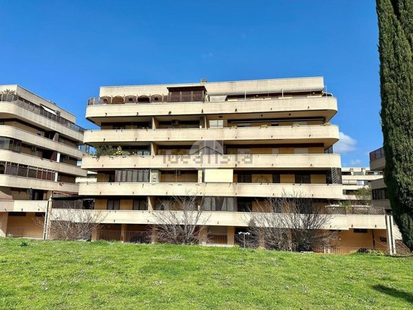 appartamento in vendita a Roma in zona Vitinia