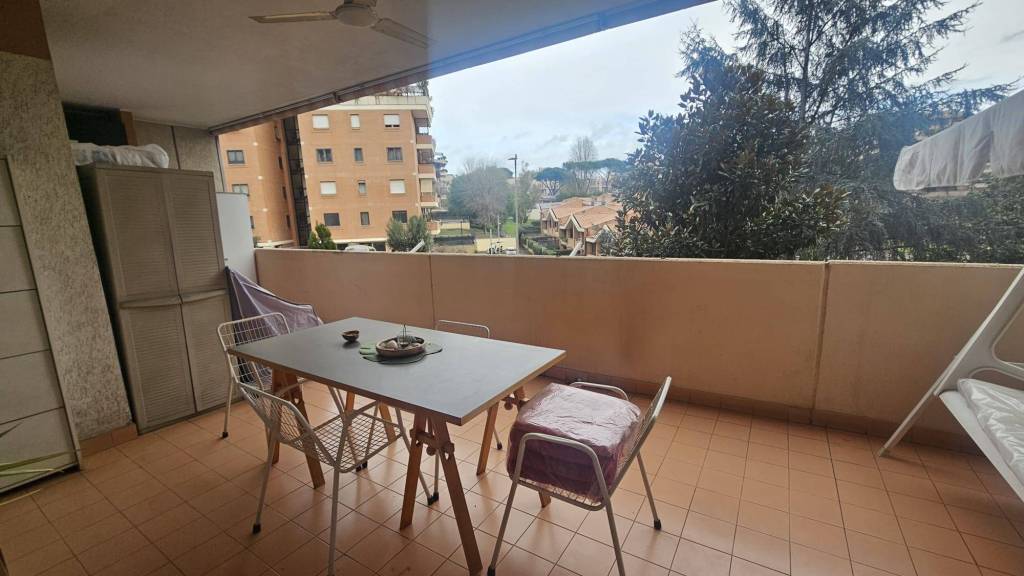 appartamento in vendita a Roma in zona Ardeatino