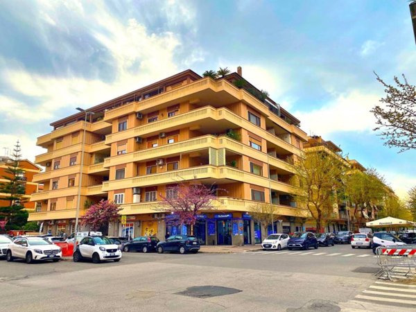 appartamento in vendita a Roma in zona Ostia