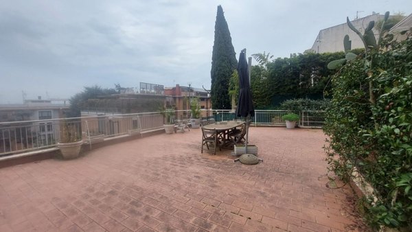 appartamento in vendita a Roma in zona Della Vittoria