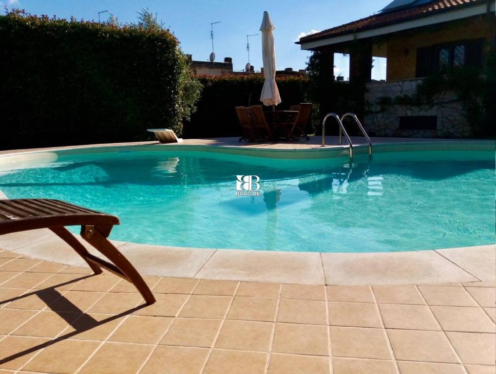 casa indipendente in vendita a Roma in zona Trigoria