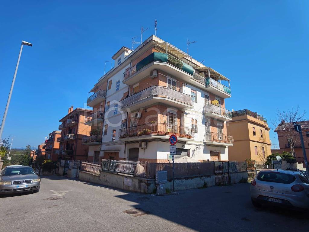 appartamento in vendita a Roma in zona Grottarossa