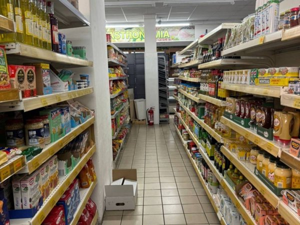 negozio in vendita a Roma in zona Prenestino-Centocelle