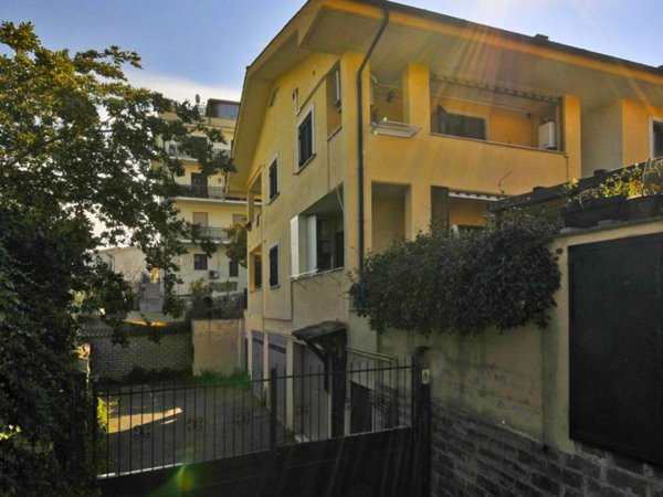 appartamento in vendita a Roma in zona Lunghezza