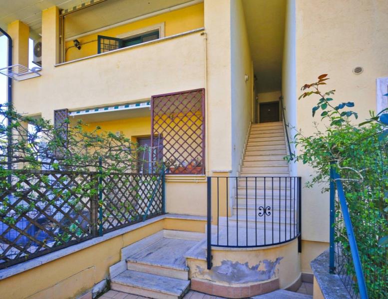 appartamento in vendita a Roma in zona Lunghezza