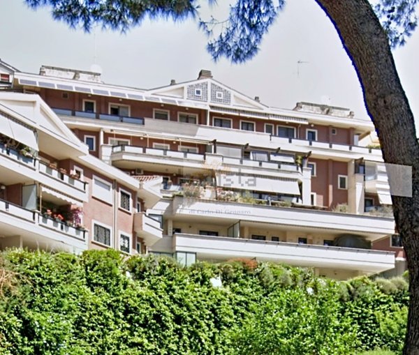appartamento in vendita a Roma in zona Ardeatino