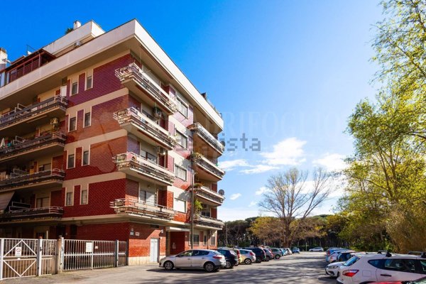 appartamento in vendita a Roma in zona Ostia