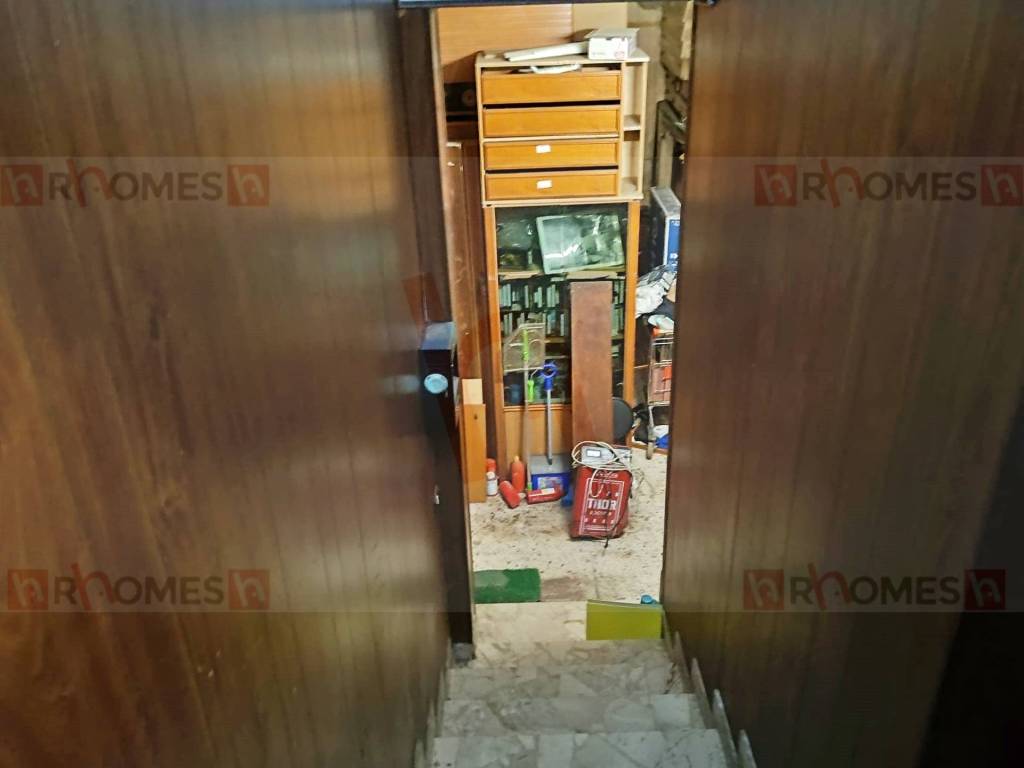 locale commerciale in vendita a Roma in zona Borghesiana