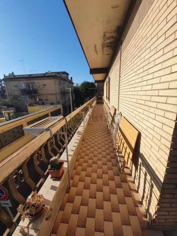 appartamento in vendita a Roma in zona Tor Bella Monaca