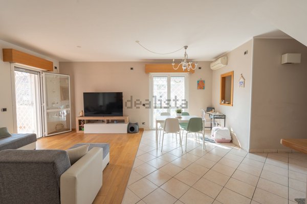 appartamento in vendita a Roma in zona Romanina