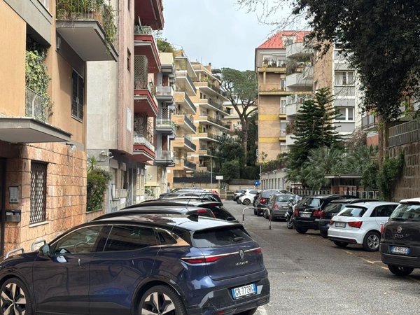 appartamento in vendita a Roma in zona Tor di Quinto