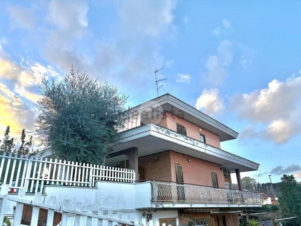 appartamento in vendita a Roma in zona Acilia