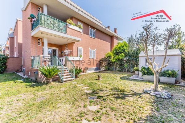 appartamento in vendita a Roma in zona Infernetto