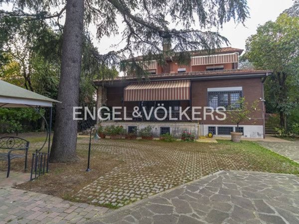 casa indipendente in vendita a Roma in zona Appio Pignatelli