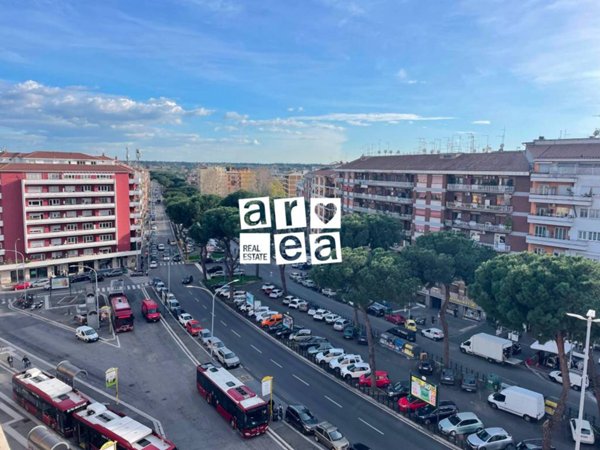 appartamento in vendita a Roma in zona Tuscolano