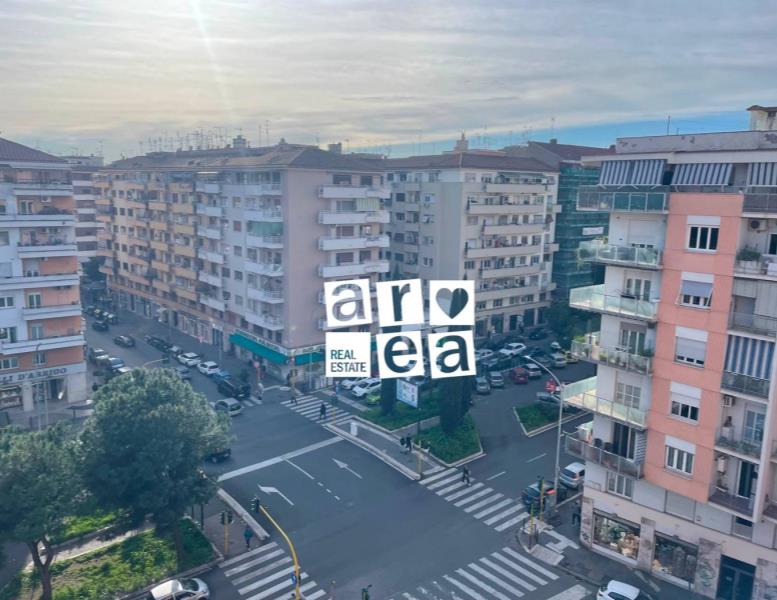 appartamento in vendita a Roma in zona Tuscolano