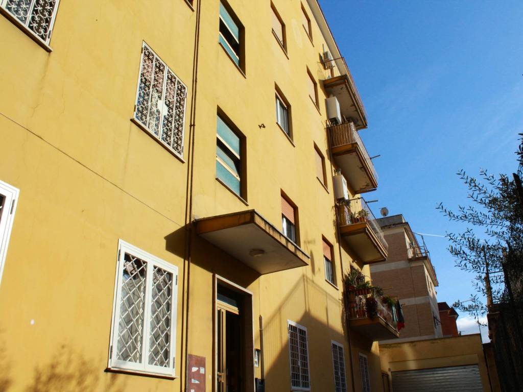 appartamento in vendita a Roma in zona Torre Maura