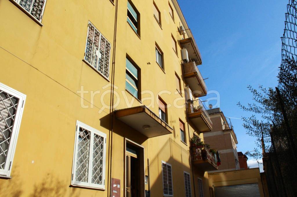 appartamento in vendita a Roma in zona Torre Maura