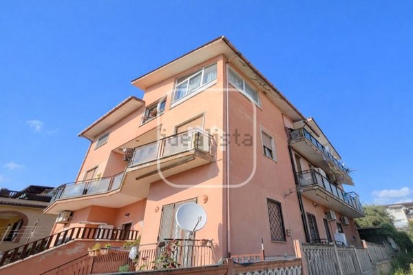 appartamento in vendita a Roma in zona Lunghezza