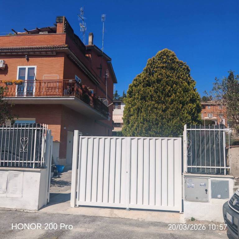 appartamento in vendita a Roma in zona Selva Candida