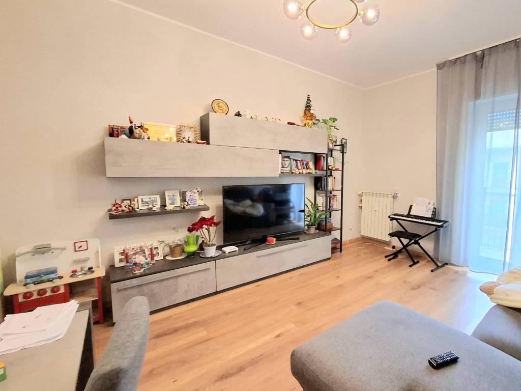 appartamento in vendita a Roma in zona Cinecittà