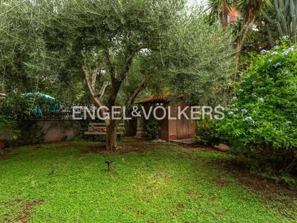 appartamento in vendita a Roma in zona Vigna Murata