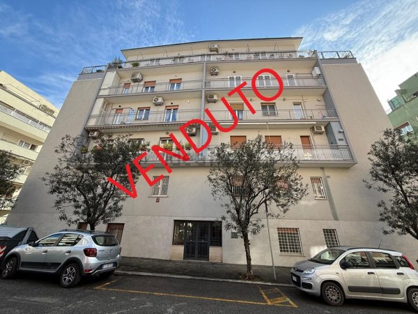 appartamento in vendita a Roma in zona Ardeatino