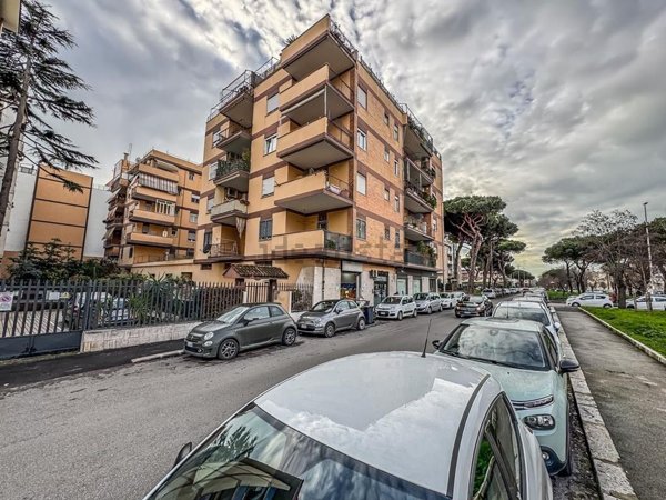 appartamento in vendita a Roma in zona Ostia