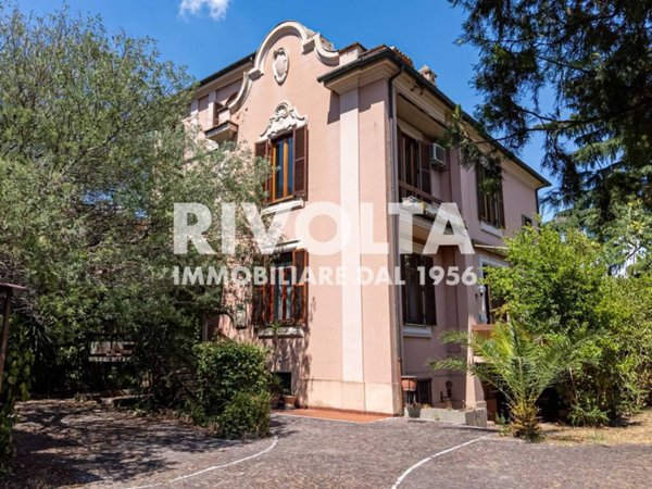 casa indipendente in vendita a Roma in zona Ponte Mammolo