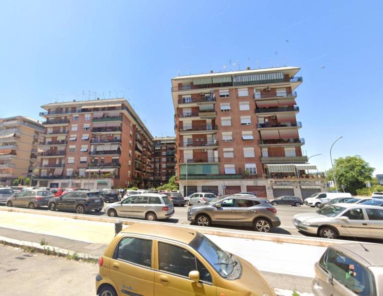 appartamento in vendita a Roma in zona Don Bosco